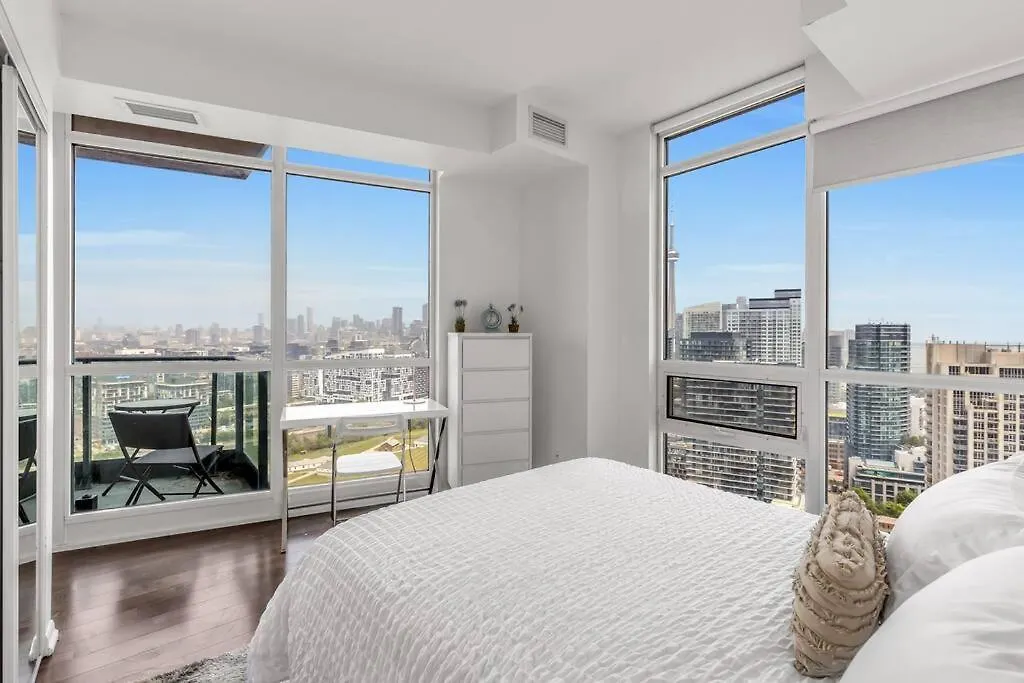 2 Bedroom With Amazing City Views & Free Parking 多伦多
