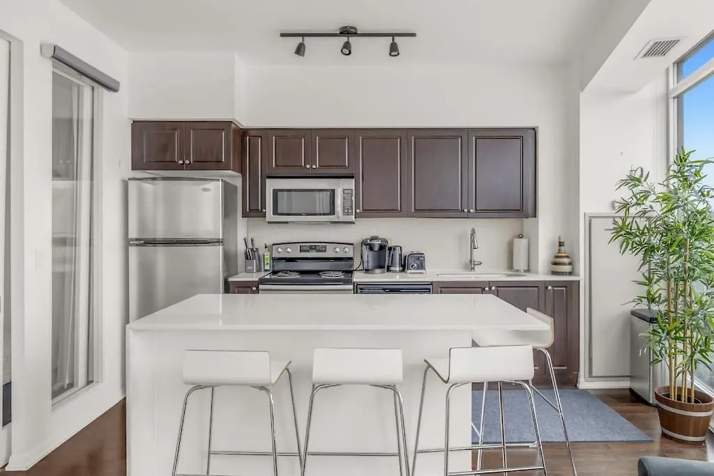 טורונטו 2 Bedroom With Amazing City Views & Free Parking קנדה