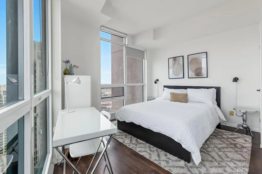 טורונטו 2 Bedroom With Amazing City Views & Free Parking 0*,
