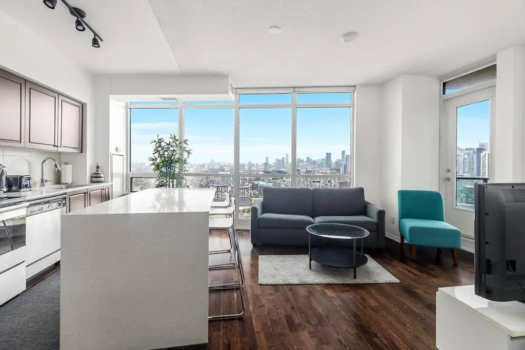 דירה טורונטו 2 Bedroom With Amazing City Views & Free Parking